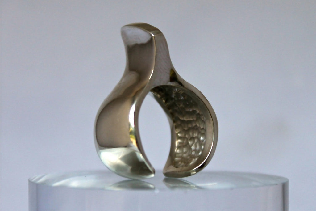 Celia de Flers thick wishbone ring