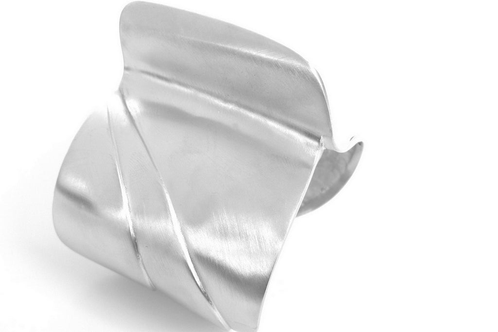 Celia de Flers Wishbone Large cuff