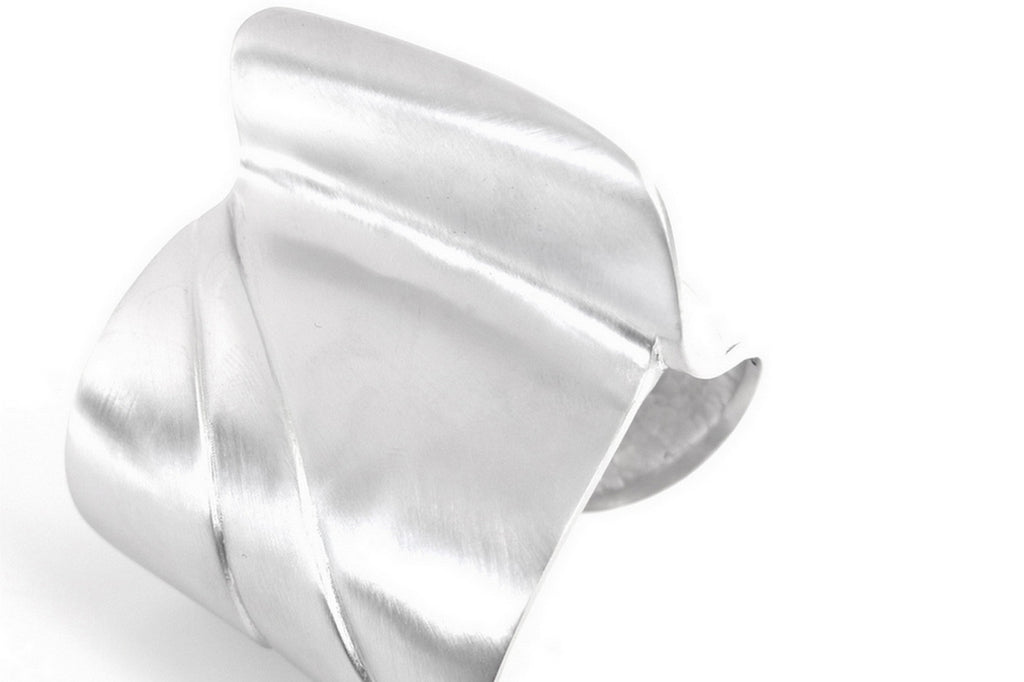 Celia de Flers Wishbone Large cuff